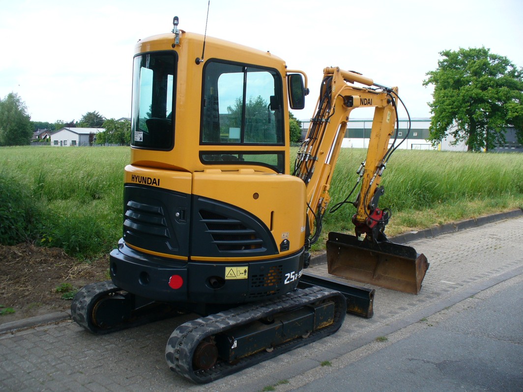 Hyundai R25Z-9AK Bild 4
